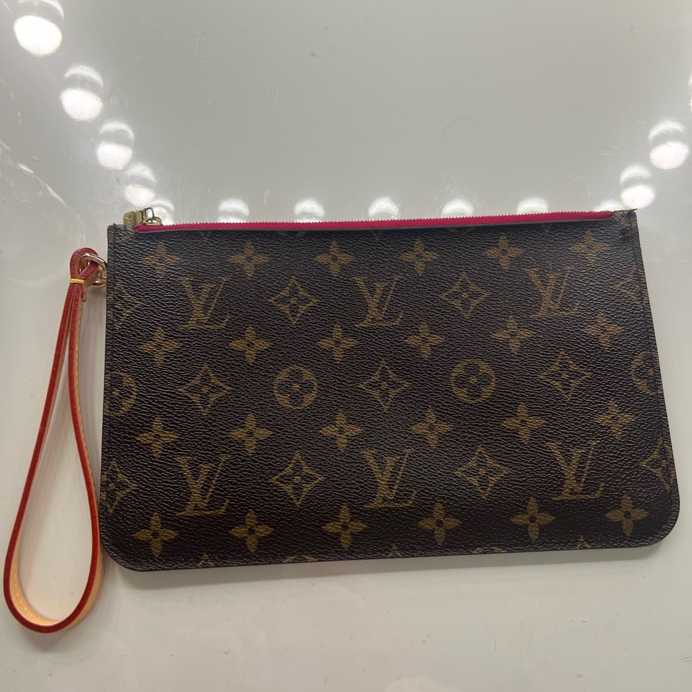 Louis Vuitton Brown and Gold Monogram Clutch neverful